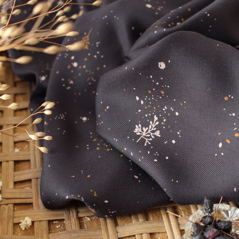 Viscose twill 'Twig Night' van Atelier Brunette
